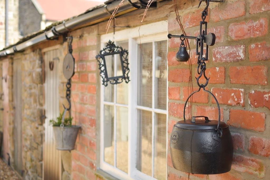 West End Cottage And Shippon Eyam Chambre photo