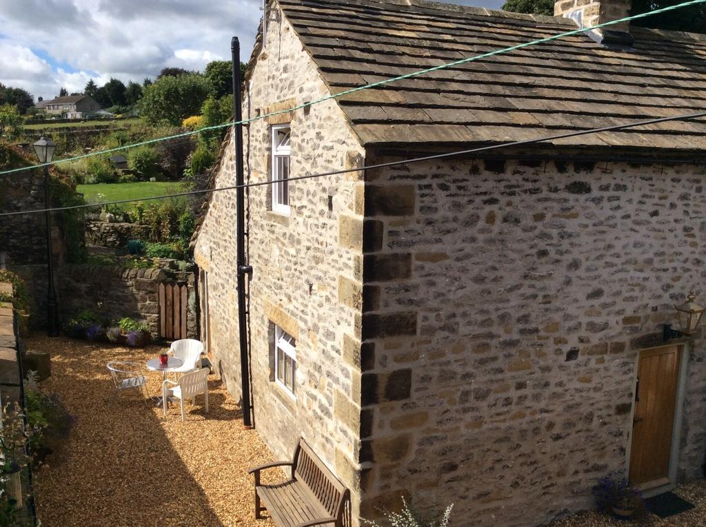 West End Cottage And Shippon Eyam Chambre photo