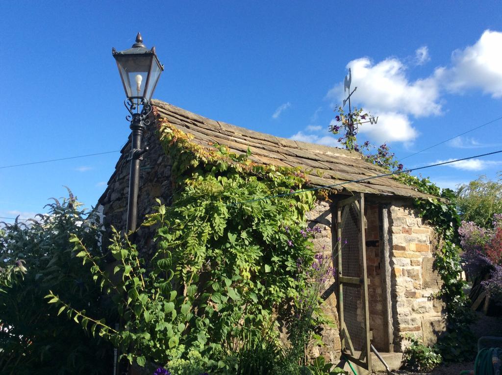 West End Cottage And Shippon Eyam Chambre photo